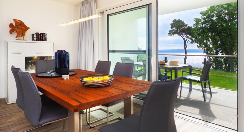 Essbereich und Terrasse